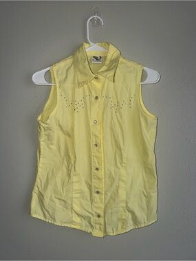 Rockies Sleeveless Yellow Button-Down Top with Stud Accents